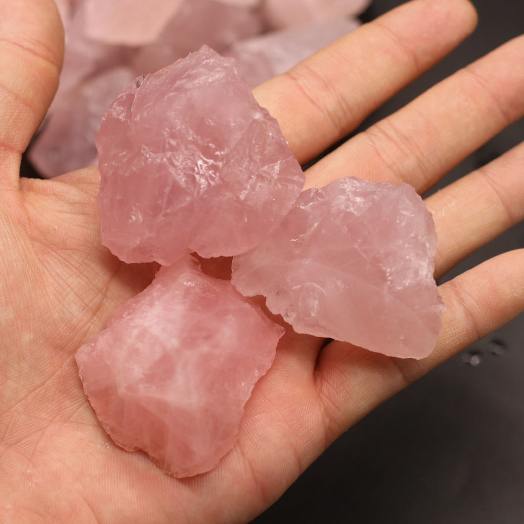 Natural Rough Rose Quartz Raw Stone - 3-5 cm Assorted Sizes - Sold by the kilo - China - NEW222